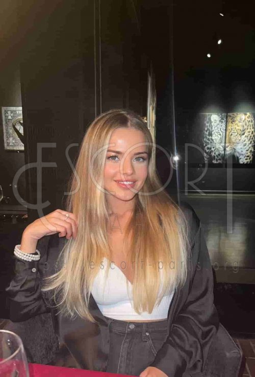 Blonde busty escort Paris, Paris exclusive escort, brunette GFE paris